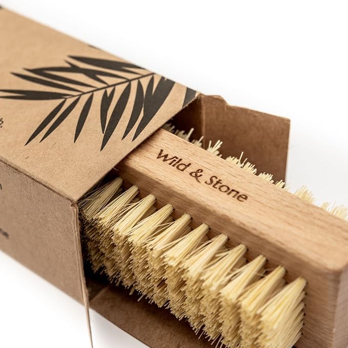 Wild & Stone | Wooden Nail Brush | Double-Sided Natural Sisal Fingernail and Toenail Brush | FSC Certified Beechwood & Sisal Fibres | Vegan & Plastic Free (1 Pack)