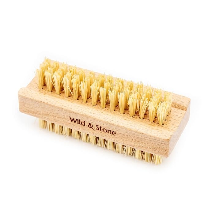 Wild & Stone | Wooden Nail Brush | Double-Sided Natural Sisal Fingernail and Toenail Brush | FSC Certified Beechwood & Sisal Fibres | Vegan & Plastic Free (1 Pack)
