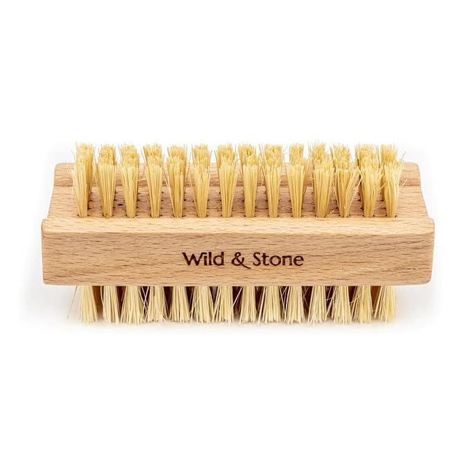 Wild & Stone | Wooden Nail Brush | Double-Sided Natural Sisal Fingernail and Toenail Brush | FSC Certified Beechwood & Sisal Fibres | Vegan & Plastic Free (1 Pack)