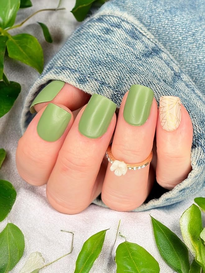 | 20 Exquisite Gel Nail Polish Strips w/Application Accessories - No UV/LED Lamp Required (Gold Foil Leaves & Green)